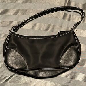 Elegant Black Leather Shoulder Bag